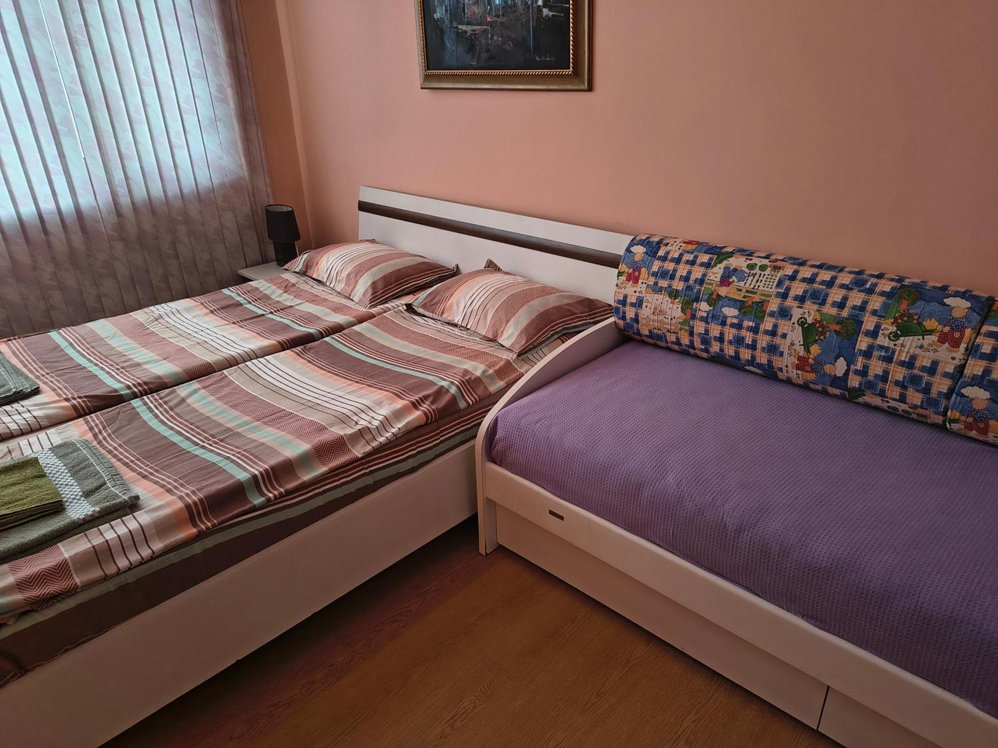 слънчев с прекрасна гледка, паркинг. Apartment
